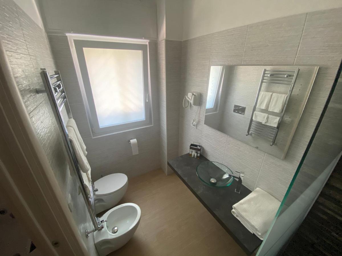 B&B La Perla & Suites Bari Exterior photo