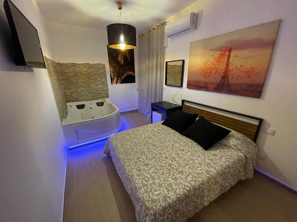 B&B La Perla & Suites Bari Exterior photo